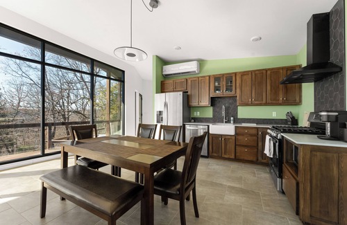 Harrison Cabina | Lux Cabin Mountain Escape - Scenic Views, River, Hiking, Kayaking