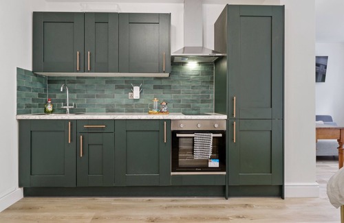 Brownswood Apartamento | Estudio-Superior-Baño privado con ducha-Vista al Jardín