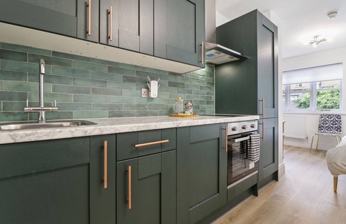 Brownswood Apartamento | Estudio-Superior-Baño privado con ducha-Vista al Jardín