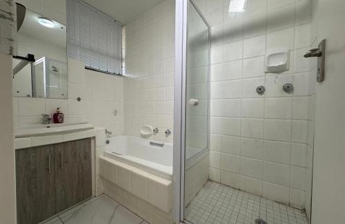 Menlyn Apartamento | Lux Living at Menlyn Place