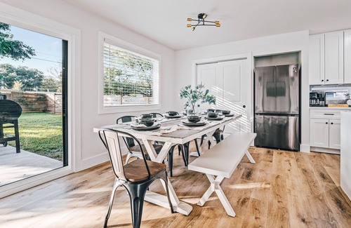 East MLK Casa | Lux near Downtown|UT|Airport|Mueller|Dell Children