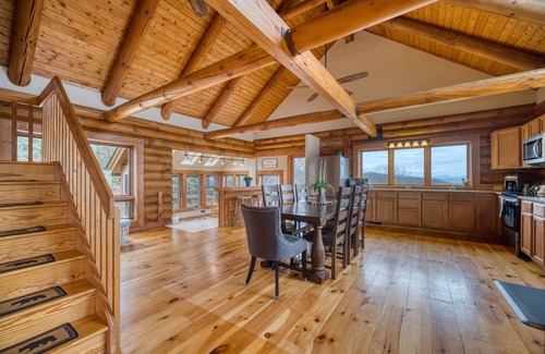 Rosman Casa | Lux/Private Cabin-PanoramicMntVIEWS-HotTub,Wd Stove,Firepl/Pit,GmRoom,FencedYard