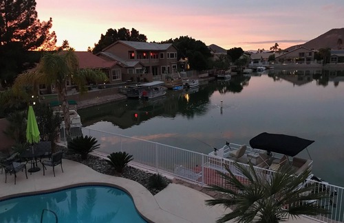 Arrowhead Lakes Casa | Resort de lujo: piscina climatizada, pontón de 18 pies, bote de remos y pesca