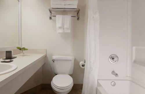 Pinellas Point Hotel | Lux Unit w/Balcony - Steps to Downtown Attractions, Dining Scene & Beach Access