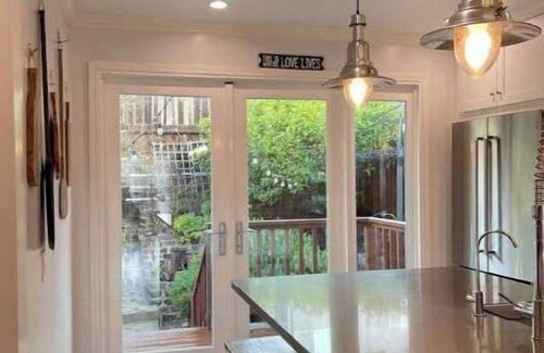 Lakeshore Casa | Lux Urban Oasis near SFSU/Airport/BART and shops