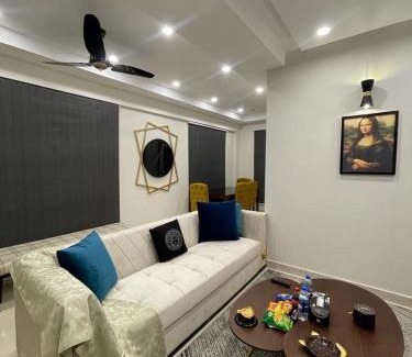 Lahore Apartamento | LuxAir - Retreat 2BHK