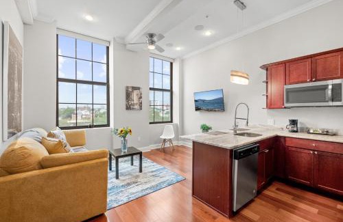 Olde Kensington Apartamento | Luxe 1br Glass Wall Wd Umbrella Building