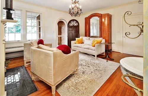 Greer Cabaña | Luxe 2BR home beside downtown historic district Greer, SC