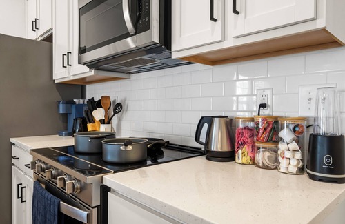 Charlotte Casa | Luxe 3BR Townhouse to Uptown Charlotte
