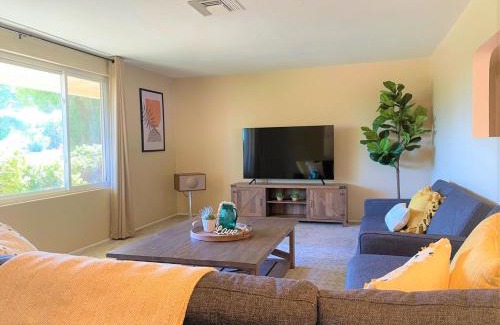 Sierra Vista Casa | Luxe 4BR 2BTH l Pool & Grill l Central Location l Mountain View l Family Vacation l RV Site
