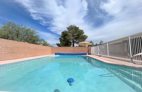 Sierra Vista Casa | Luxe 4BR 2BTH l Pool & Grill l Central Location l Mountain View l Family Vacation l RV Site