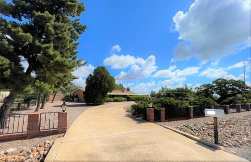 Sierra Vista Casa | Luxe 4BR 2BTH l Pool & Grill l Central Location l Mountain View l Family Vacation l RV Site