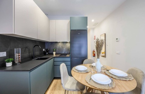 Las Acacias Apartamento | Luxe apartments Madrid Rio by RentitUP
