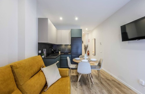 Las Acacias Apartamento | Luxe apartments Madrid Rio by RentitUP