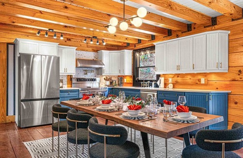 Black Mountain Cabina | Luxe Artisan Resort-Asheville's Ultimate Getaway!