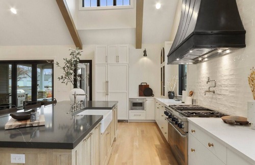 Lake Geneva Casa | Luxe at the Lake | Heated Saltwater Pool |Lake Views |Enclosed Porch | Movie Theater| Hot Tub