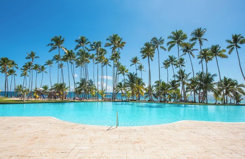 Villas Del Mar Apartamento | Luxe Beachfront Retreat – Pool & Private Beach – Gym and Sauna