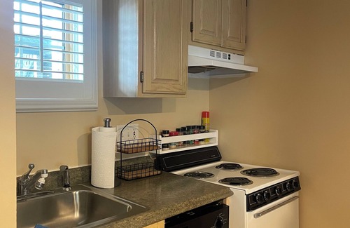Norwich Condominio | Luxe Condo in Norwich Less Than 3 Minutes From Mohegan Sun