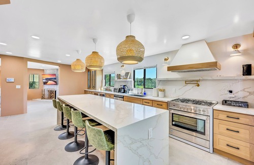 Norco Casa | Luxe Dream Retreat: USA Vacation Home!