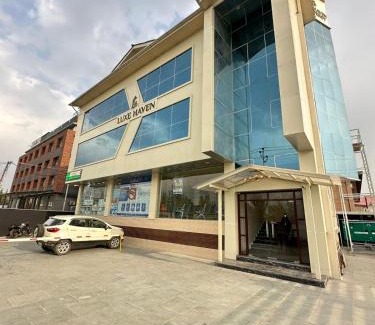 Srinagar Hotel | Luxe Haven Residency