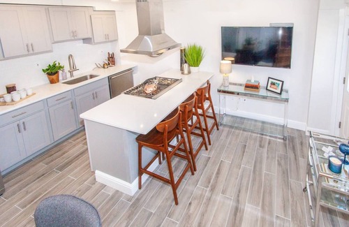 Highland Park Casa | Luxe Home | Near T Su