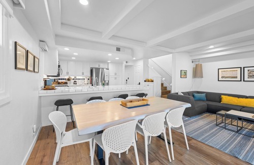 South Mission Beach Casa | LUXE HOME SLEEPS 20 MISSION BEACH PARKING 4 CARS