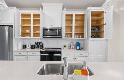 Charlotte Casa | Luxe King 3BR Townhouse in Uptown CLT