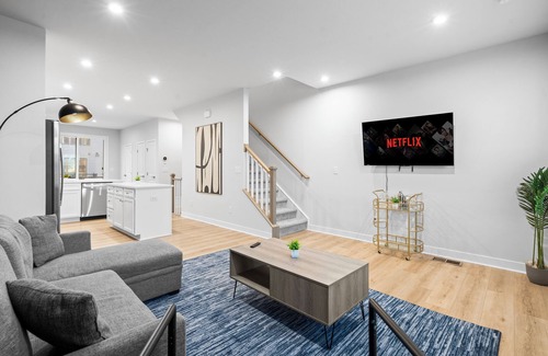 Charlotte Casa | Luxe King 3BR Townhouse Uptown Charlotte