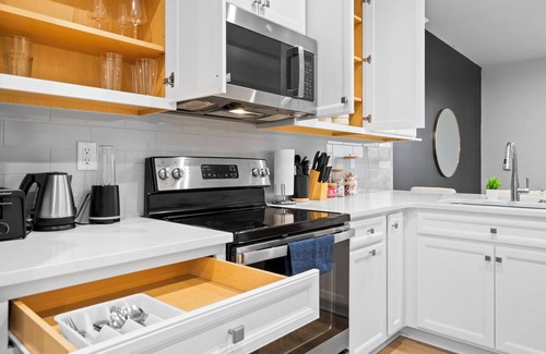 Charlotte Casa | Luxe King 3BR Townhouse Uptown Charlotte