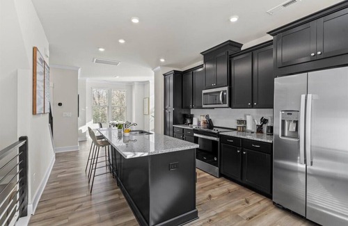 Charlotte Casa | Luxe King 4BR Townhouse in Uptown CLT