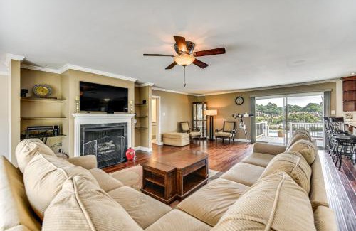 Portsmouth Casa | Luxe Lakefront Portsmouth Home Fish, Swim and Play!