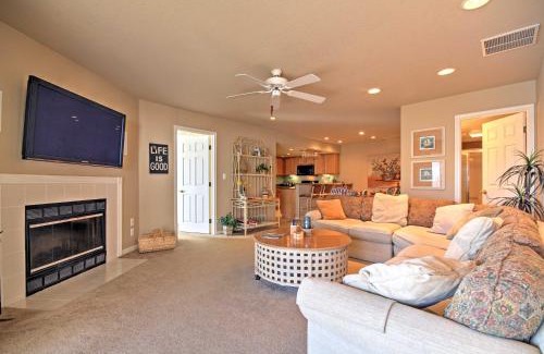 Village of Four Seasons Apartamento | Luxe Lakeside Regatta Bay Getaway with Pool Access!