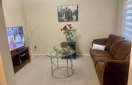 Walnut Grove Apartamento | Luxe Lower Private Suite Escape