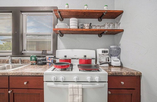 Michigan City Apartamento | Luxe Michigan City Getaway-Private-Unit A