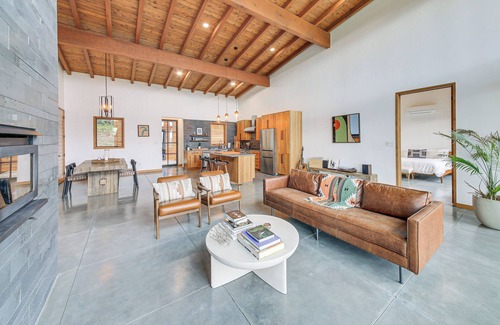 Priest River Casa | Luxe Mtn-View Escape 5 Mi to Dtwn Priest River!
