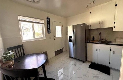 El Prado Casa | Luxe Nest - Bright & Cozy 1BR in University District, Walk Everywhere!
