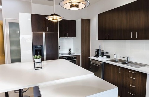 New Farm Apartamento | Uno de los dos, apartamento boutique en el último piso con terraza exterior.