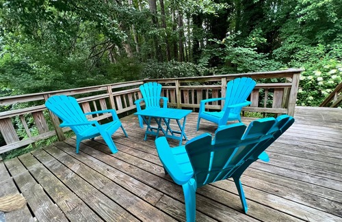 Lilburn Casa | Luxe relaxing 2 bedroom townhouse with parking