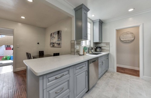 Outer Mission Casa | 2BR remodelado con LUXE con vista a la ciudad en SF (Bart / muni)