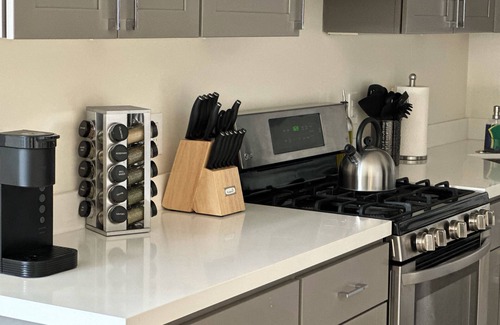 Mission District Apartamento | Luxe Sanctuary in San Francisco