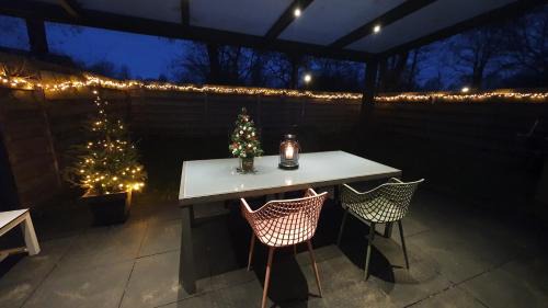 Dirkshorn Casa | Luxe vakantiebungalow met omheinde tuin voor hond en kinderen