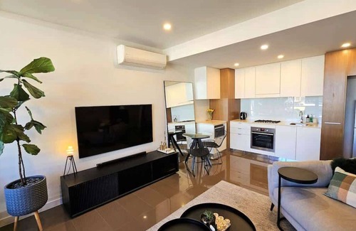 Waterloo Apartamento | LUXE Waterloo 1 bed with parking, gym & pool