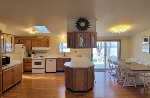 Door County Cabaña | Luxemburg Beachfront Cottage – 120ft Private Beach