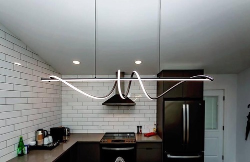 Kitimat Casa | LuxQuarters Huckleberry Suite