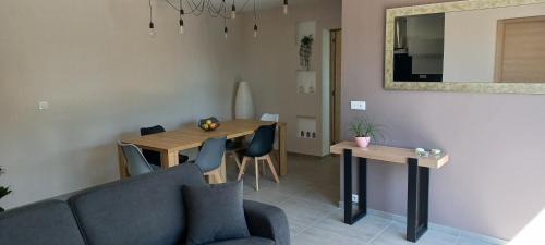 La Roquette-sur-Siagne Apartamento | Luxueux appartement dans propriété contemporaine, jardin privatif, piscine