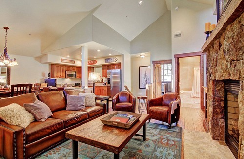 Breckenridge Casa | LUJOSA CASA DE CIUDAD DE 1,400 Pies Cuadrados, SKI-IN, PASEO A LA GÓNDOLA Y PRINCIPAL ST BRECKENRIDGE