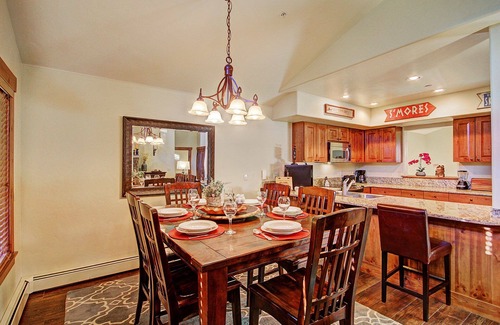 Breckenridge Casa | LUJOSA CASA DE CIUDAD DE 1,400 Pies Cuadrados, SKI-IN, PASEO A LA GÓNDOLA Y PRINCIPAL ST BRECKENRIDGE