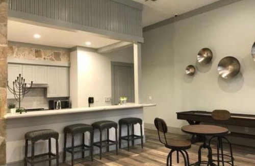 The Woodlands Apartamento | Luxurious 1 bedroom apartment in a resort-style gated community.