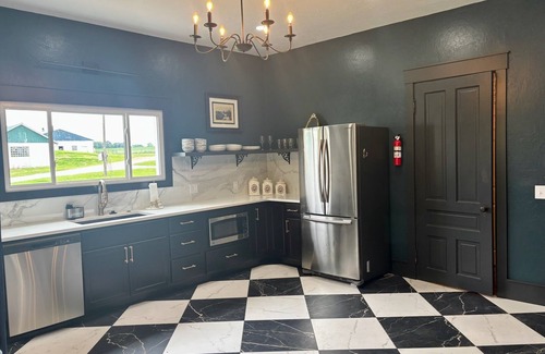 Wooster Otro | Luxurious 1880's Farmhouse