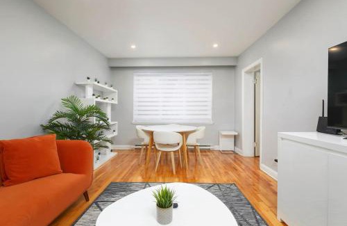 Cote-Des-Neiges—Notre-Dame-De-Grace Apartamento | Luxurious 1BR unit in Montreal